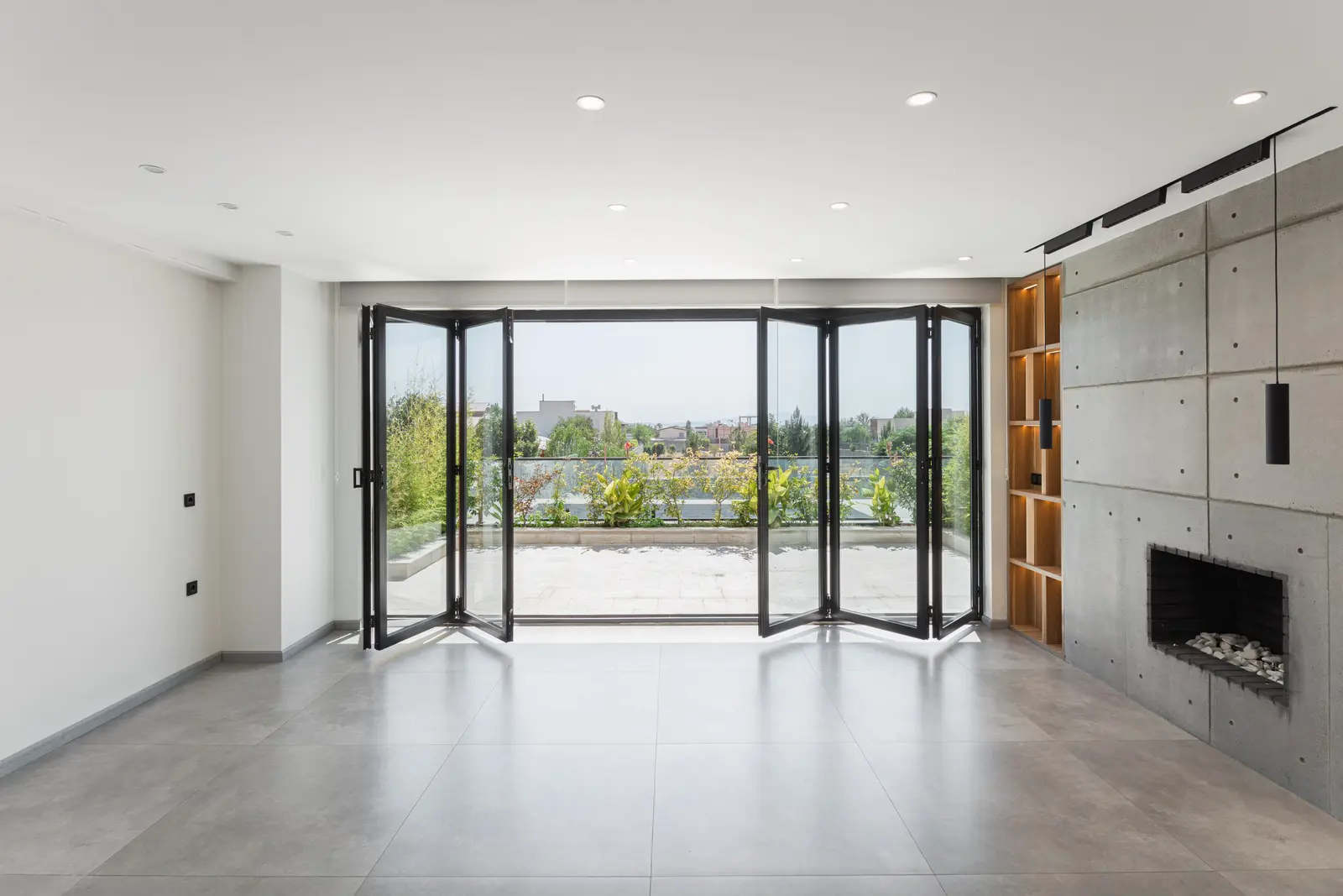 Living room opening onto the garden